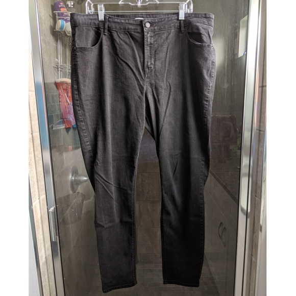 Old Navy Super Skinny Mid-Rise Black Jeans - Picture 2 of 5